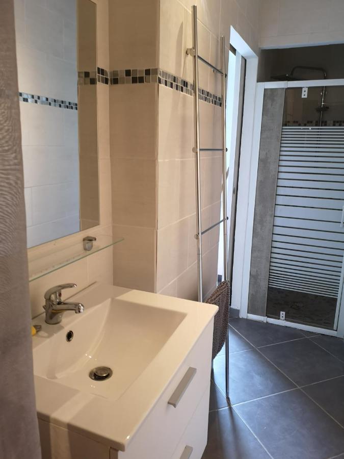 Plenitude Apartment เซริญญ็อง ภายนอก รูปภาพ